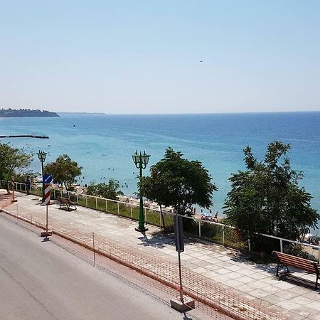 Luxury Apartment On The First Line ! Nea Kallikrateia Экстерьер фото