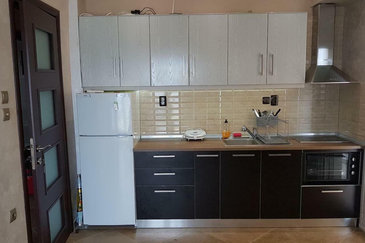 Luxury Apartment On The First Line ! Nea Kallikrateia Экстерьер фото